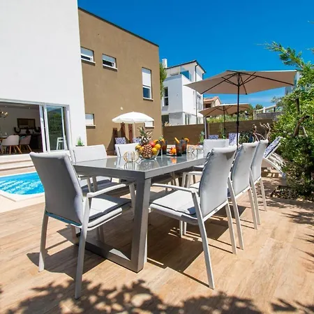 Delma In Fazana,peroj Villa