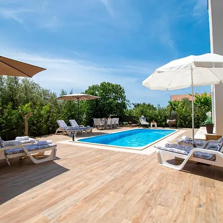 Delma In Fazana,peroj Villa